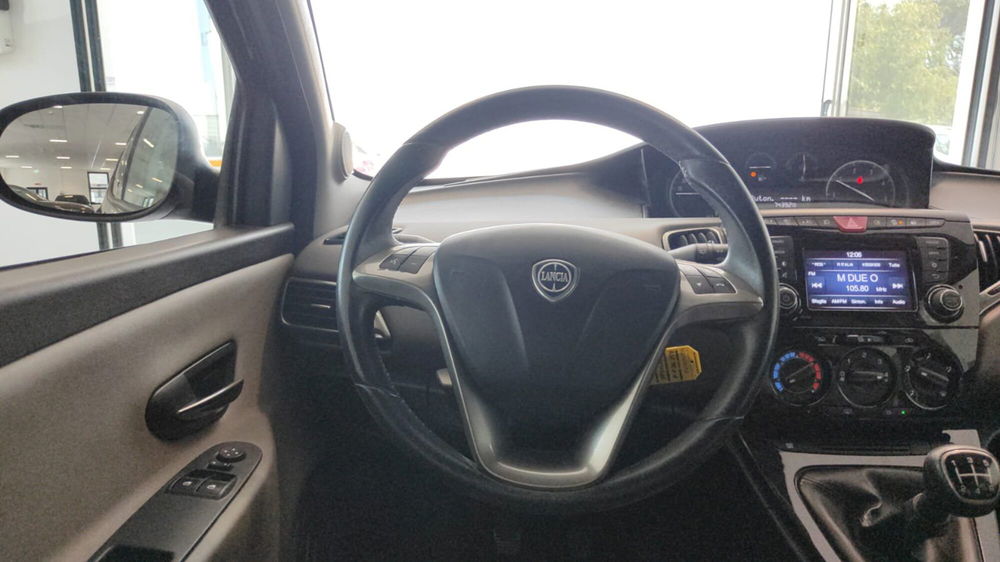 Lancia Ypsilon usata a Firenze (19)