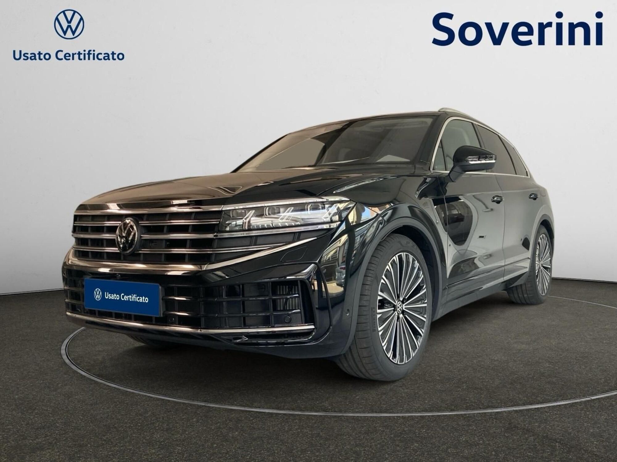 Volkswagen Touareg 3.0 V6 TSI eHybrid Elegance  del 2023 usata a Bologna