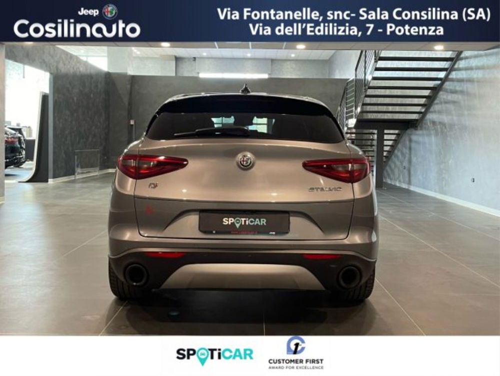 Alfa Romeo Stelvio usata a Salerno (6)