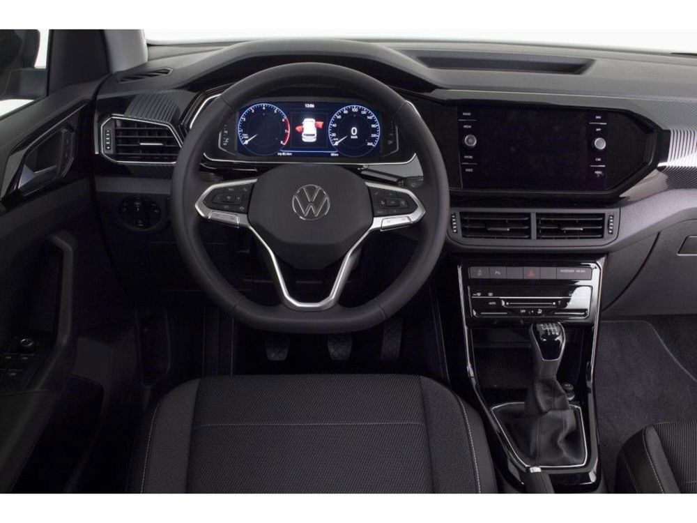 Volkswagen T-Cross nuova a Novara (7)