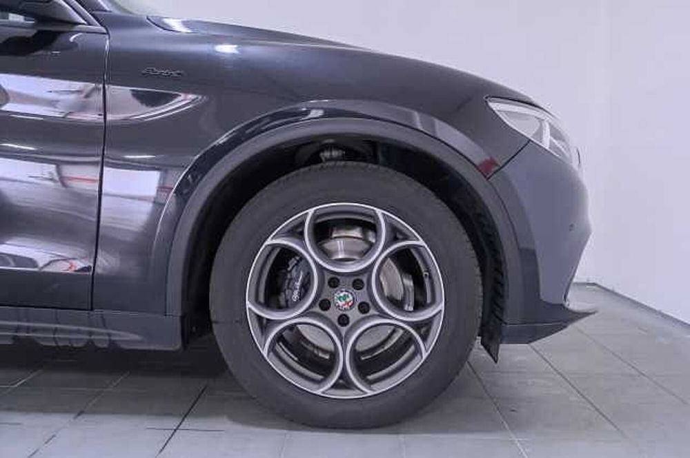 Alfa Romeo Stelvio usata a Catanzaro (13)