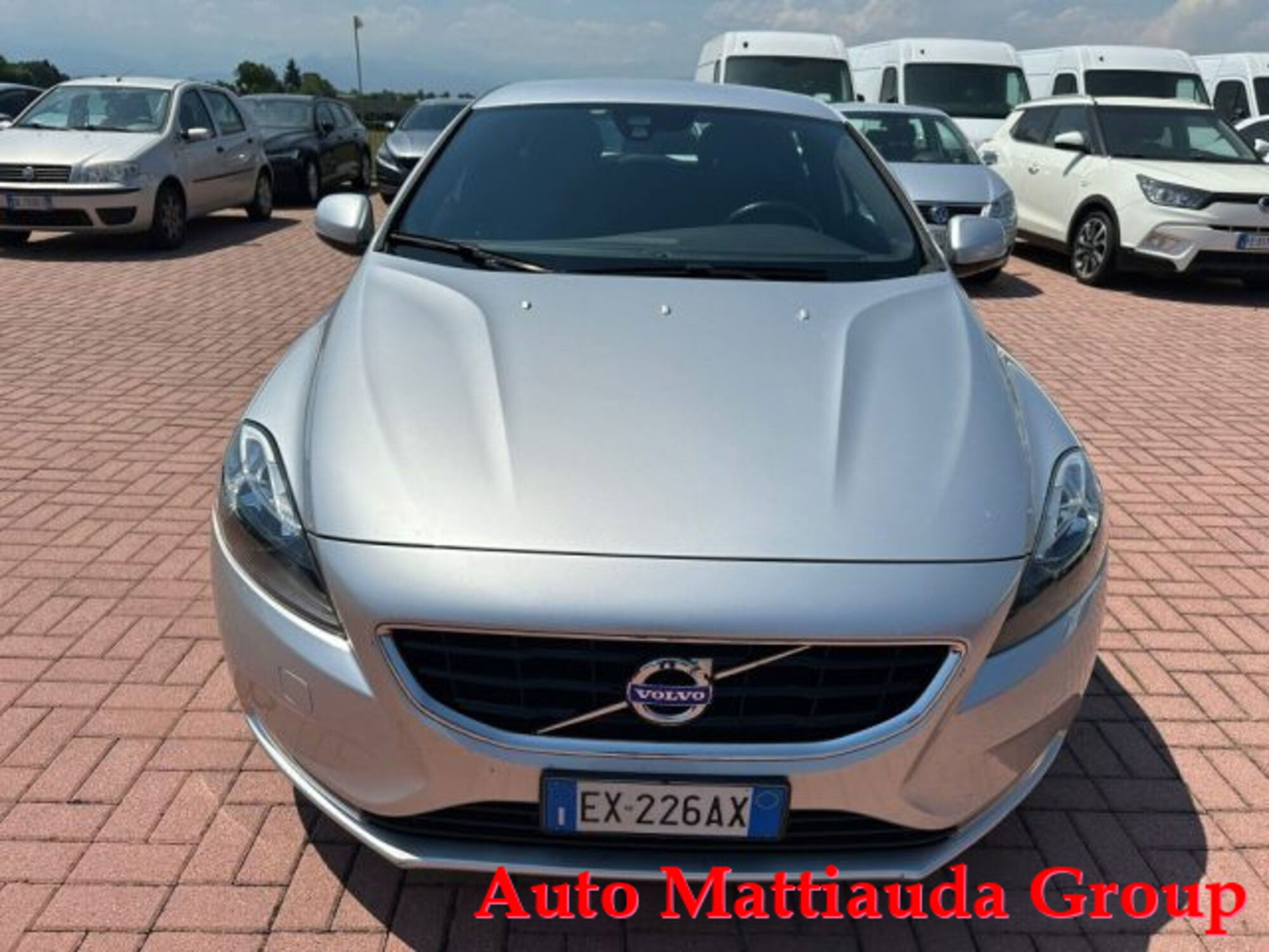 Volvo V40 D2 1.6 Momentum  del 2014 usata a Cuneo