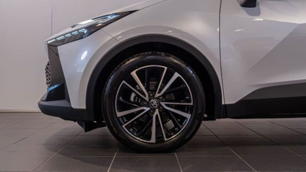 Toyota Toyota C-HR nuova a Padova (12)