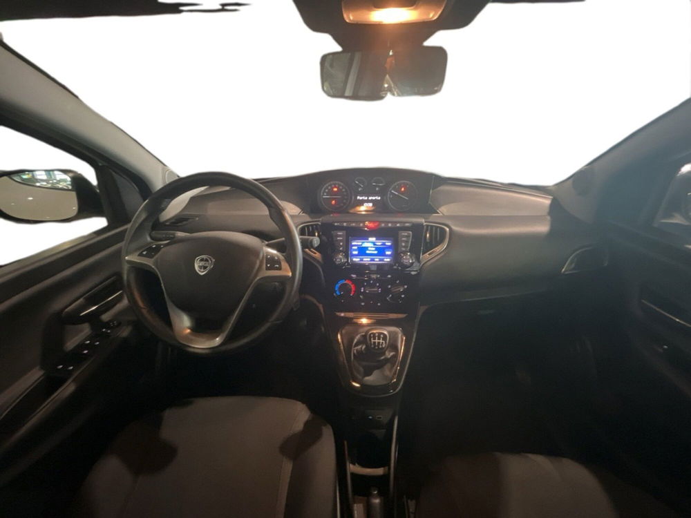 Lancia Ypsilon usata a Torino (11)