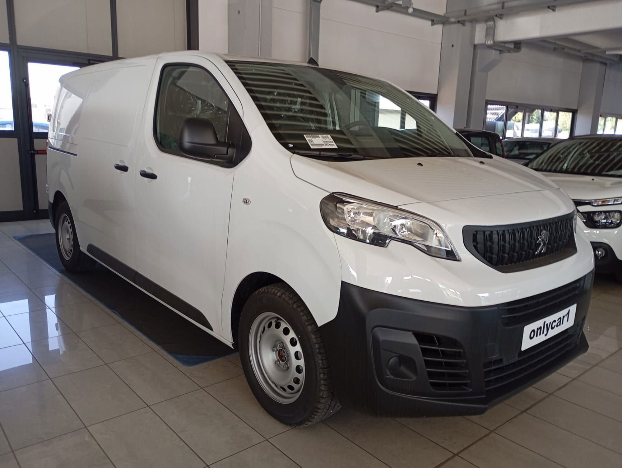 Peugeot Expert Furgone BlueHDi 100 S&amp;S PL-TN Furgone Premium Standard  nuova a Ferrara