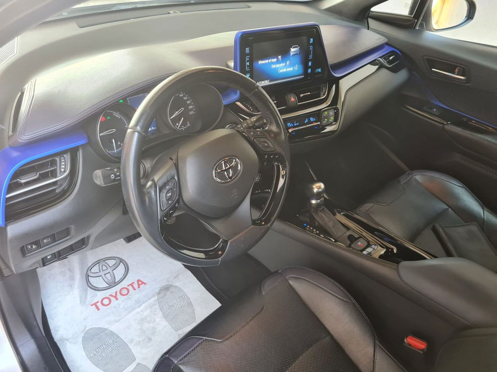 Toyota Toyota C-HR usata a Cagliari (12)