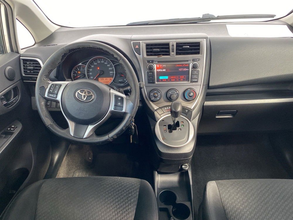 Toyota Verso-S usata a Lodi (8)