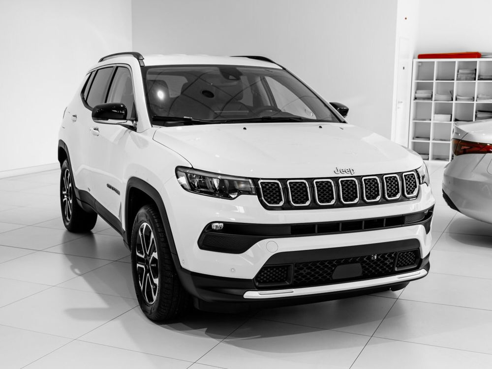 Jeep Compass nuova a Prato (3)