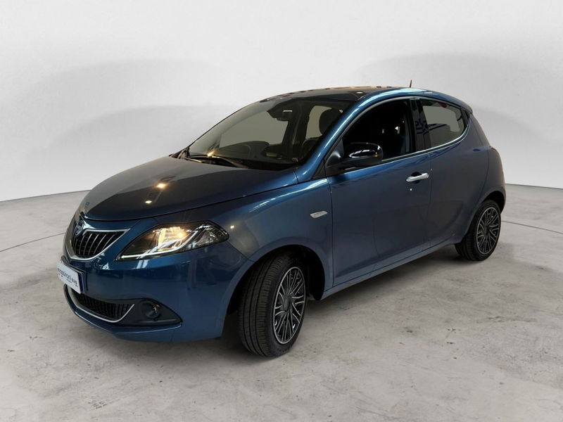 Lancia Ypsilon 1.0 FireFly 5 porte S&amp;S Hybrid Gold Plus del 2023 usata a Melegnano