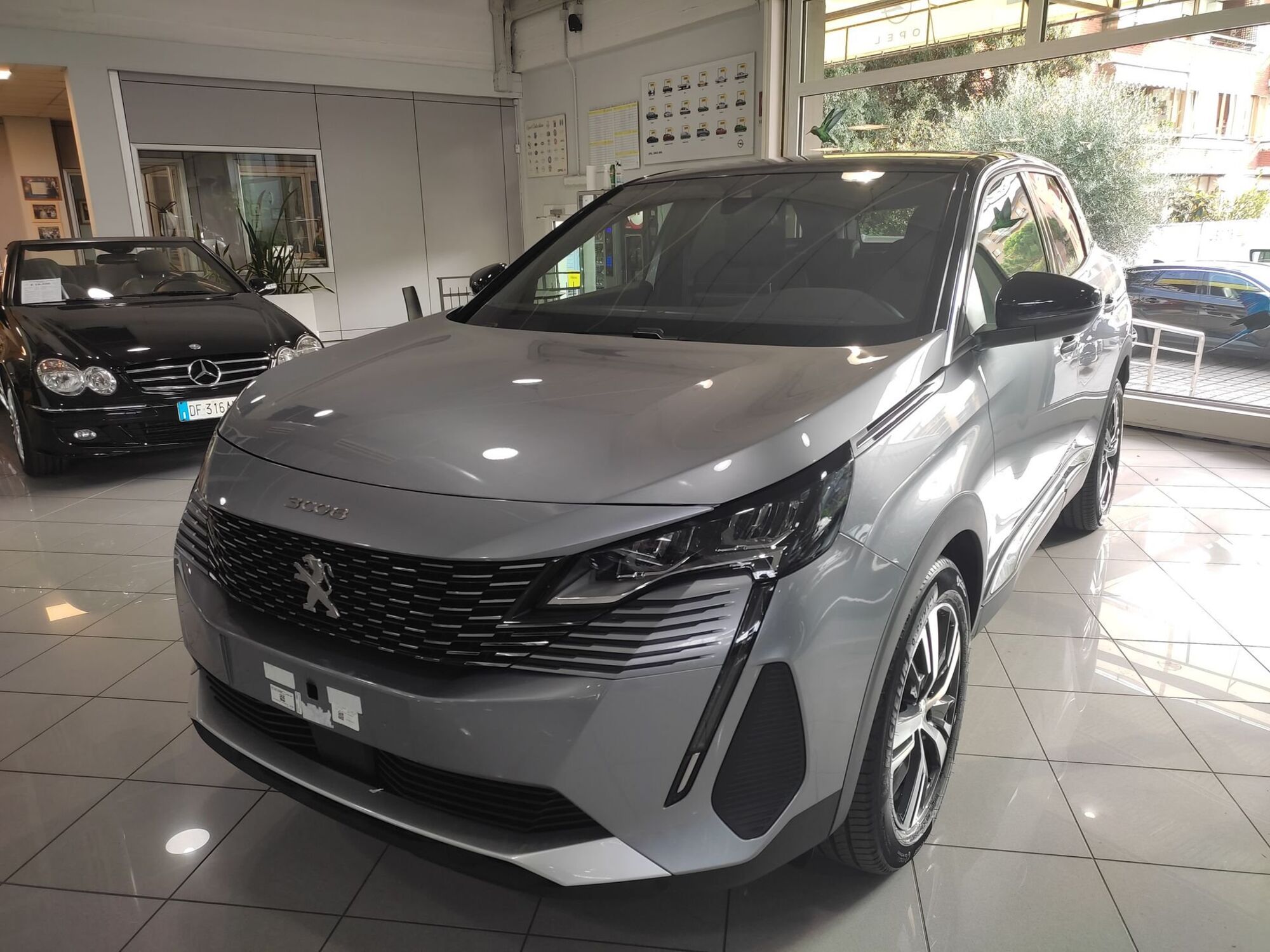 Peugeot 3008 1.2 hybrid Allure 136cv e-dcs6 nuova a Prato