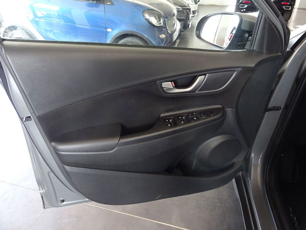 Hyundai Kona usata a Lucca (9)