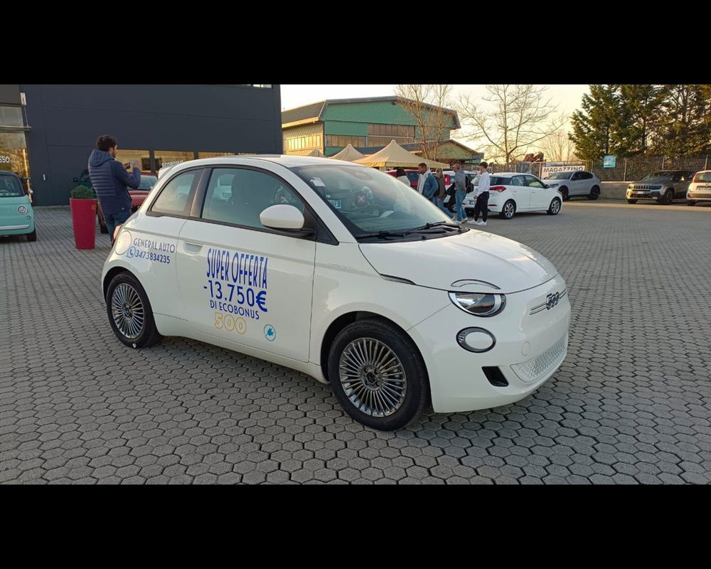 Fiat 500e nuova a Lucca (3)