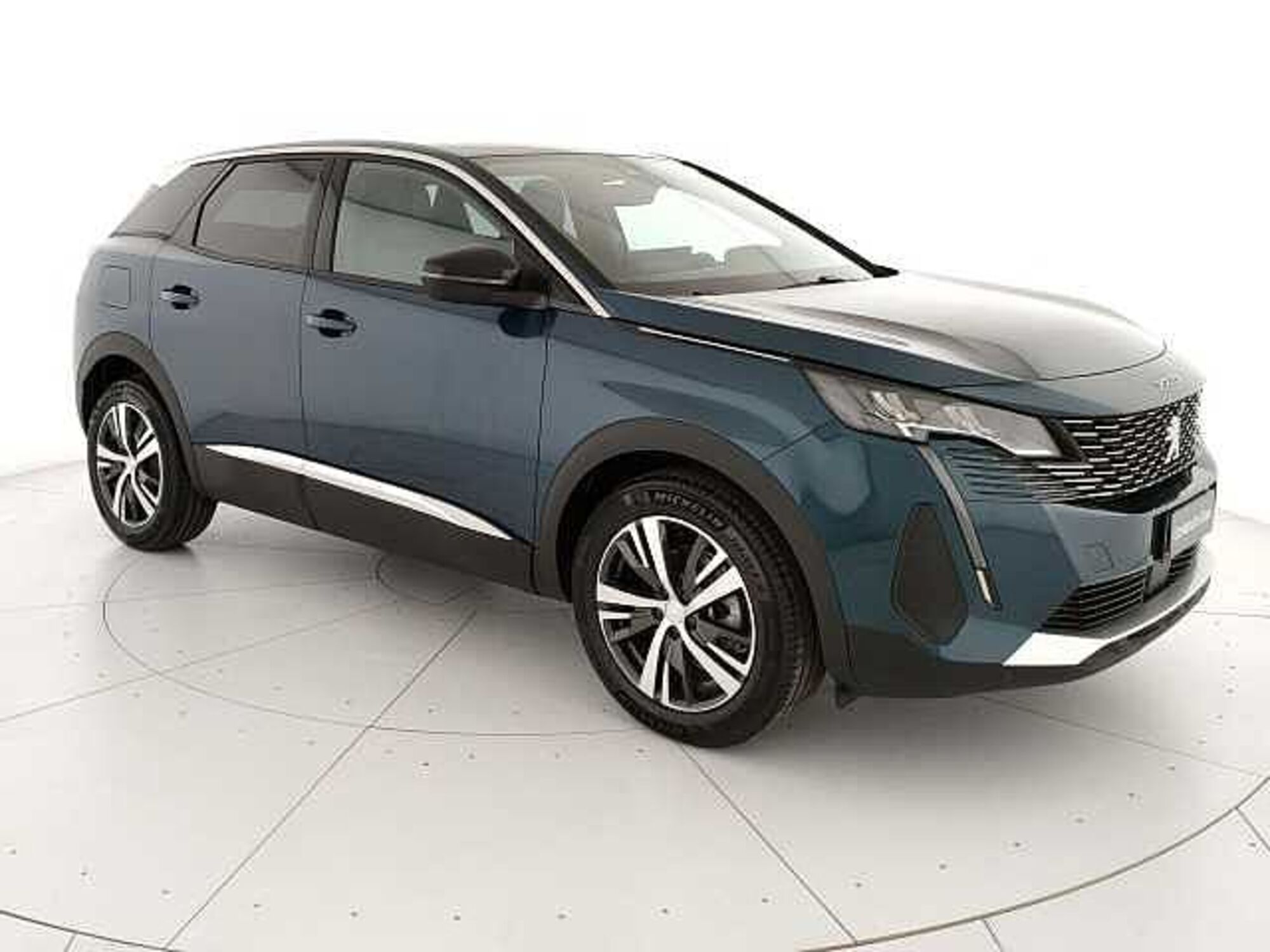 Peugeot 3008 1.2 hybrid Allure 136cv e-dcs6 nuova a Teverola