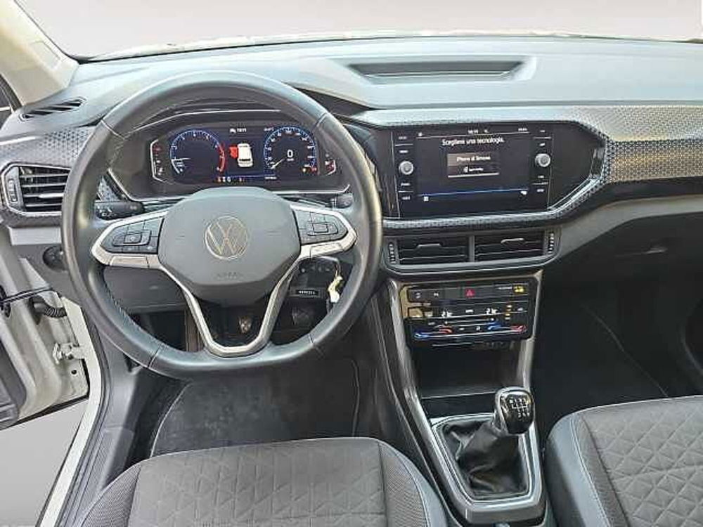 Volkswagen T-Cross usata a Lecco (9)