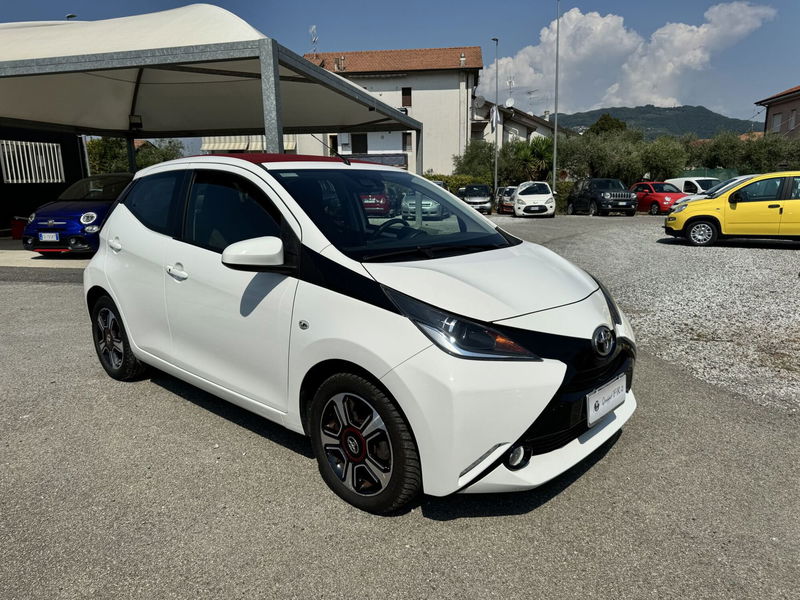 Toyota Aygo 1.0 VVT-i 69 CV 5 porte x-wave  del 2017 usata a La Spezia