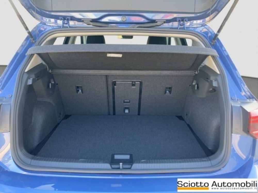 Volkswagen Golf Variant nuova a Messina (17)