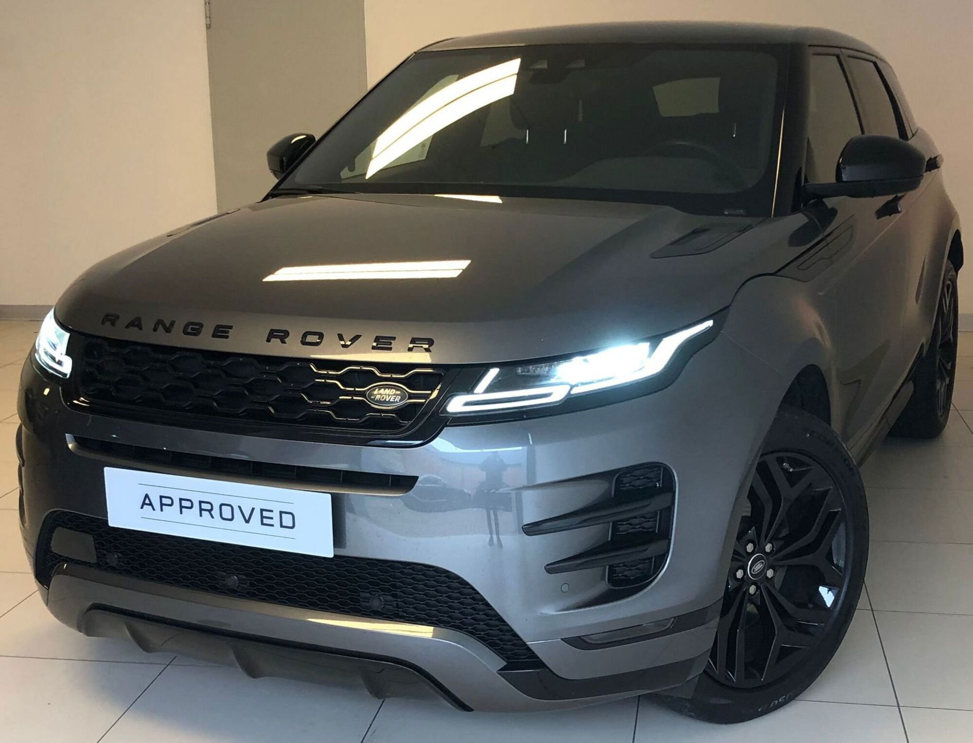 Land Rover Range Rover Evoque 2.0D I4-L.Flw 150 CV AWD Auto R-Dynamic del 2019 usata a Ferrara