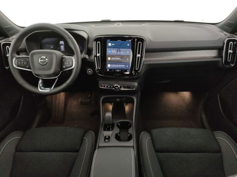 Volvo XC40 nuova a Modena (13)