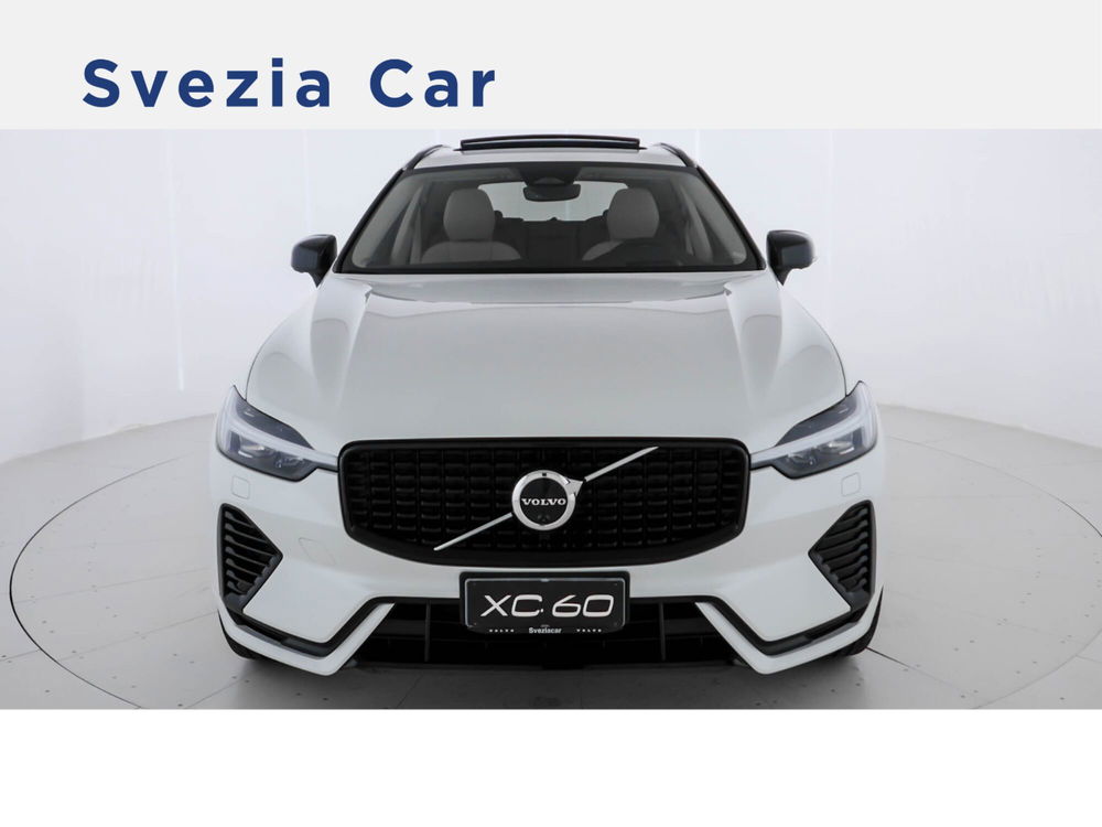 Volvo XC60 nuova a Milano (5)