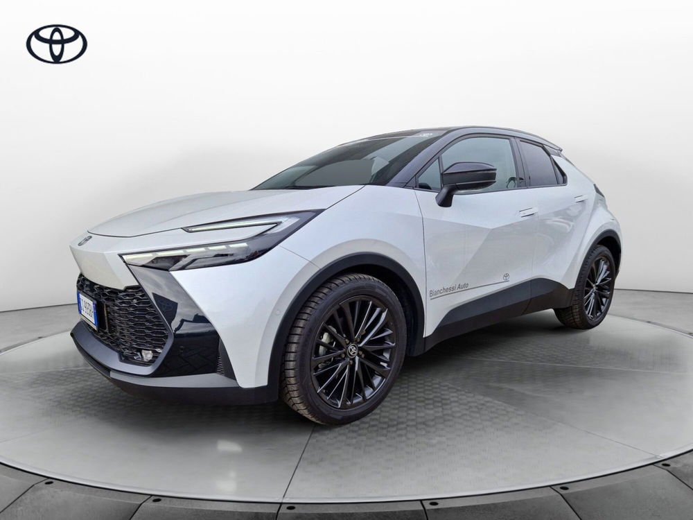 Toyota Toyota C-HR nuova a Cremona