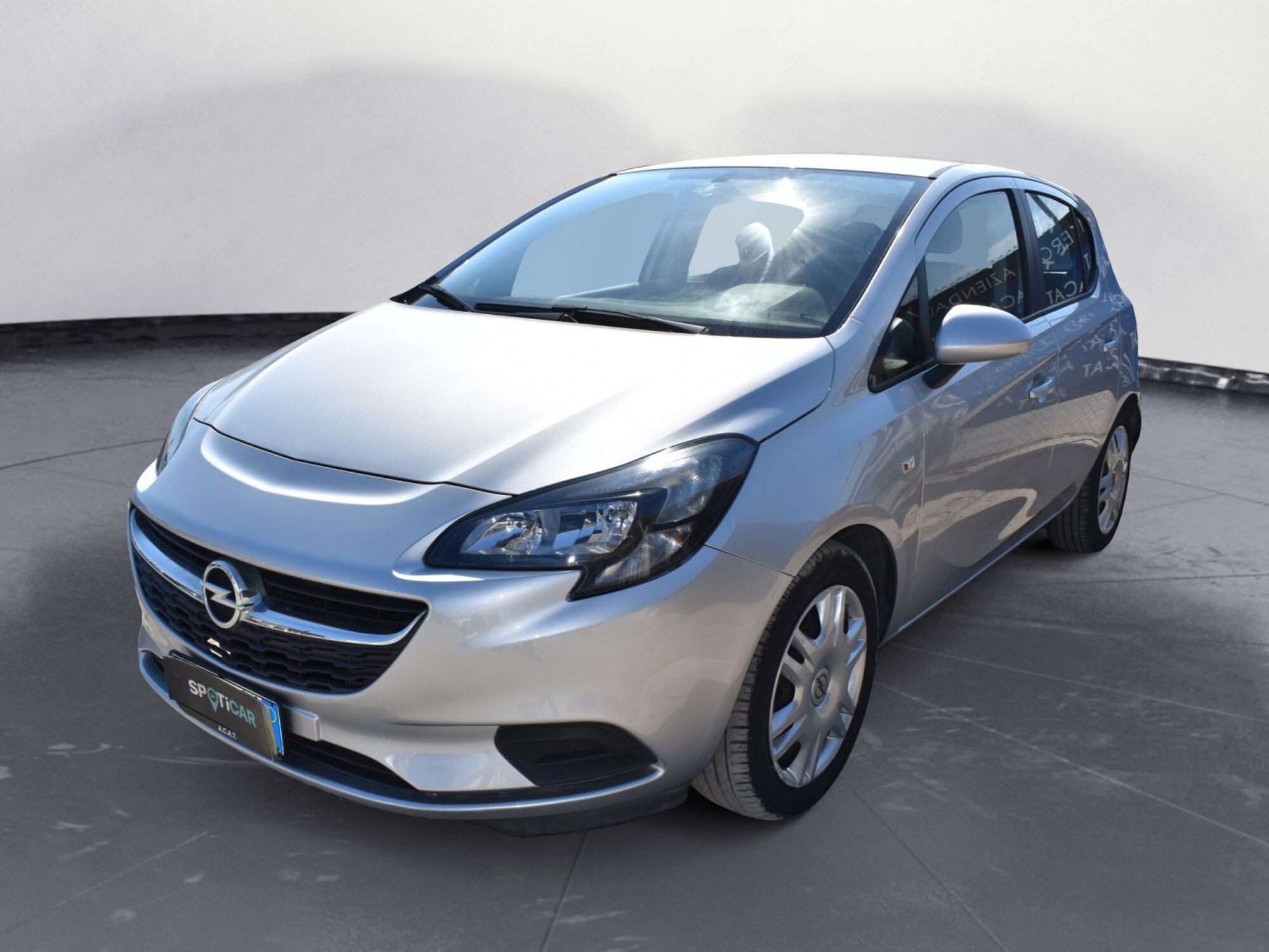 Opel Corsa 1.2 5 porte  del 2016 usata a Catania