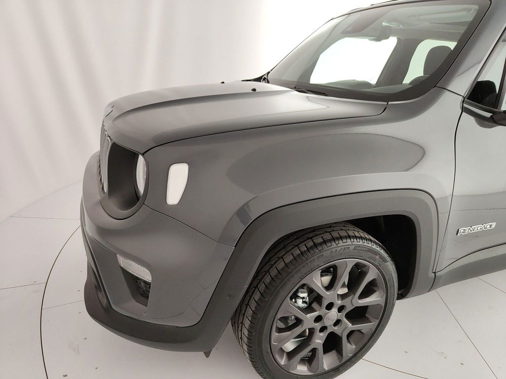 Jeep Renegade nuova a Caserta (12)