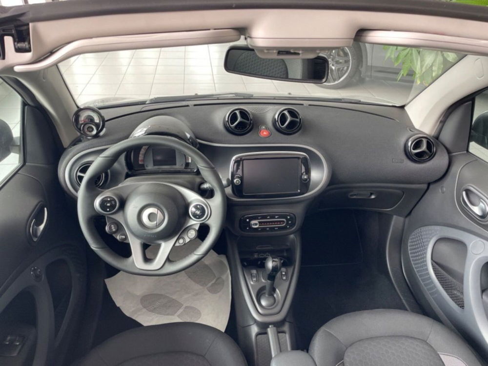 smart Fortwo Cabrio nuova a Siena (5)