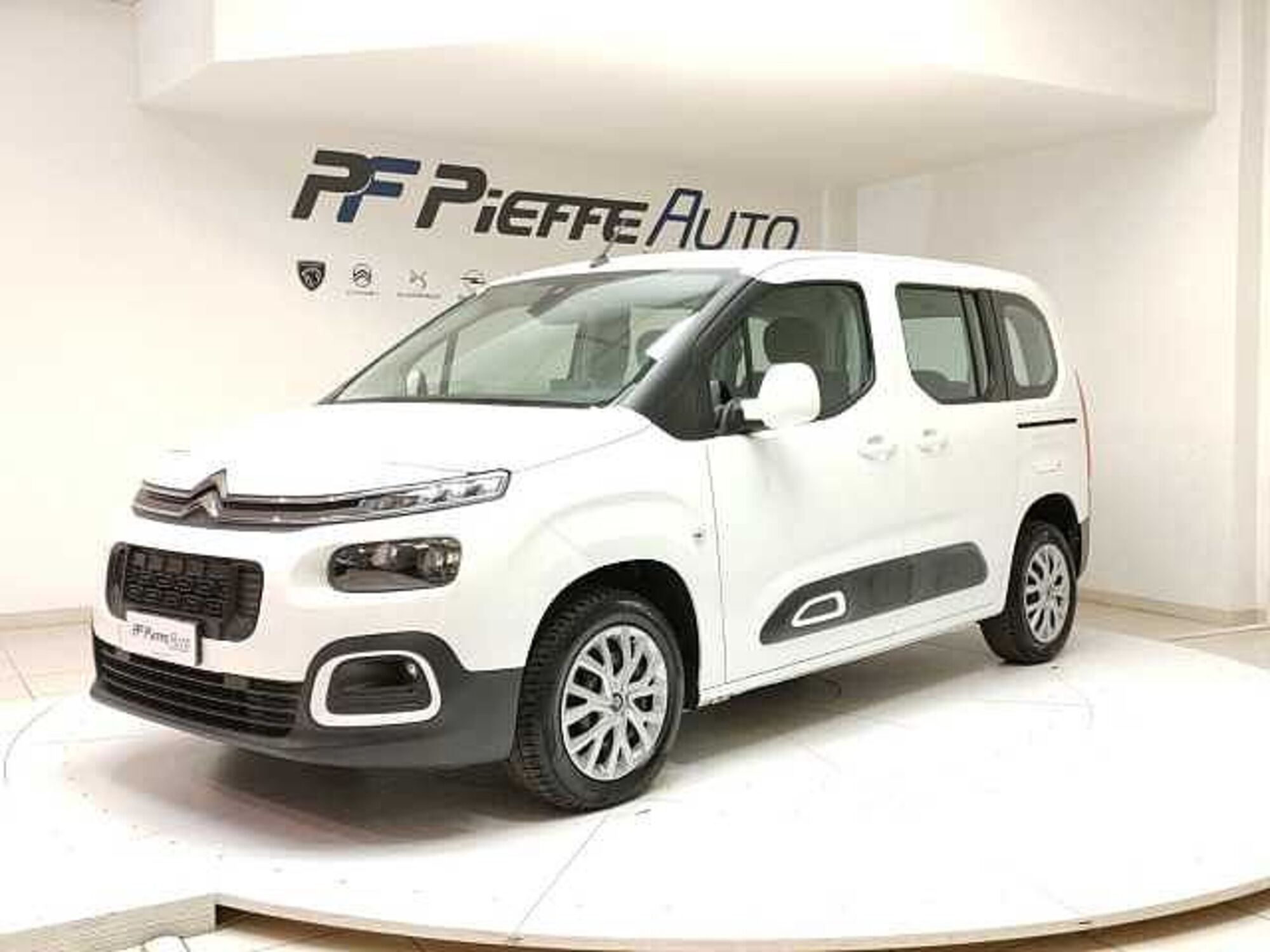 Citroen Berlingo BlueHDi 100 M Feel  del 2021 usata a Teramo