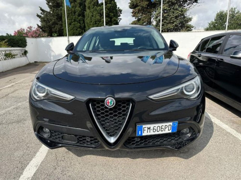 Alfa Romeo Stelvio usata a Lecce (2)