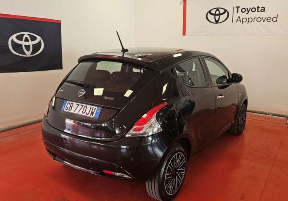 Lancia Ypsilon usata a Reggio Calabria (5)