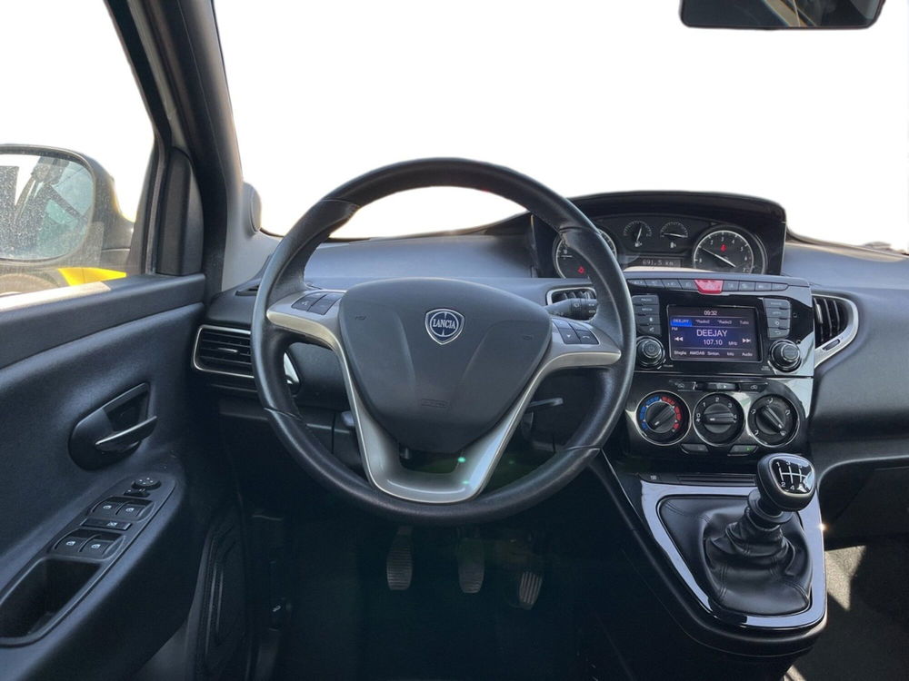 Lancia Ypsilon usata a Torino (12)