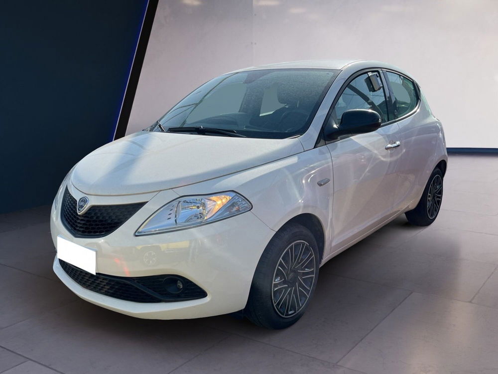 Lancia Ypsilon usata a Torino (2)