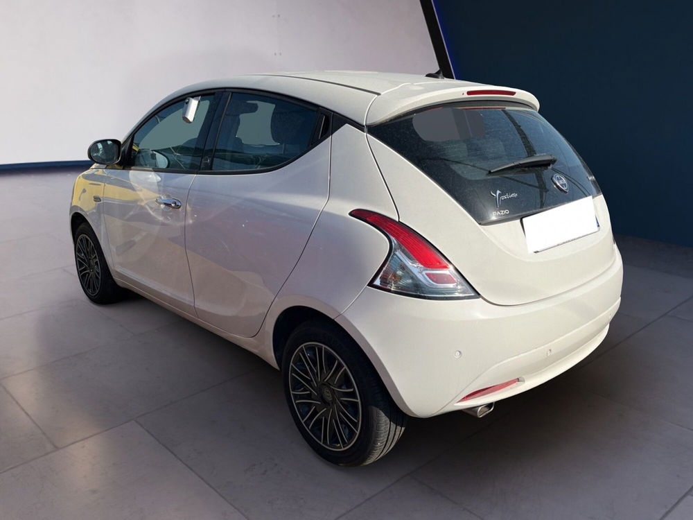 Lancia Ypsilon usata a Torino (5)