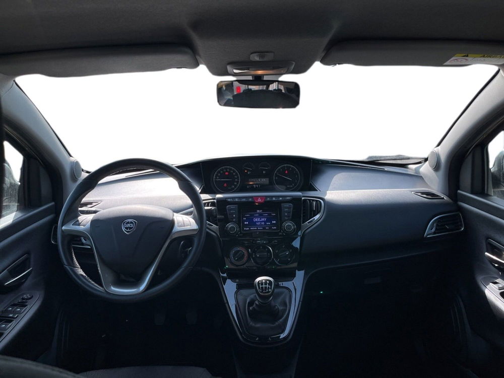 Lancia Ypsilon usata a Torino (11)