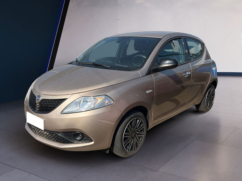 Lancia Ypsilon usata a Torino (3)