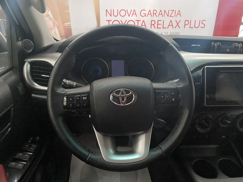 Toyota Hilux usata a Roma (13)