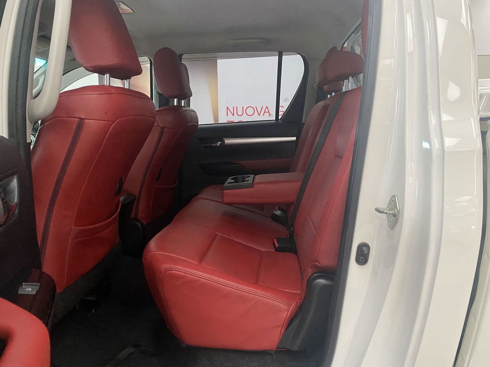 Toyota Hilux usata a Roma (14)