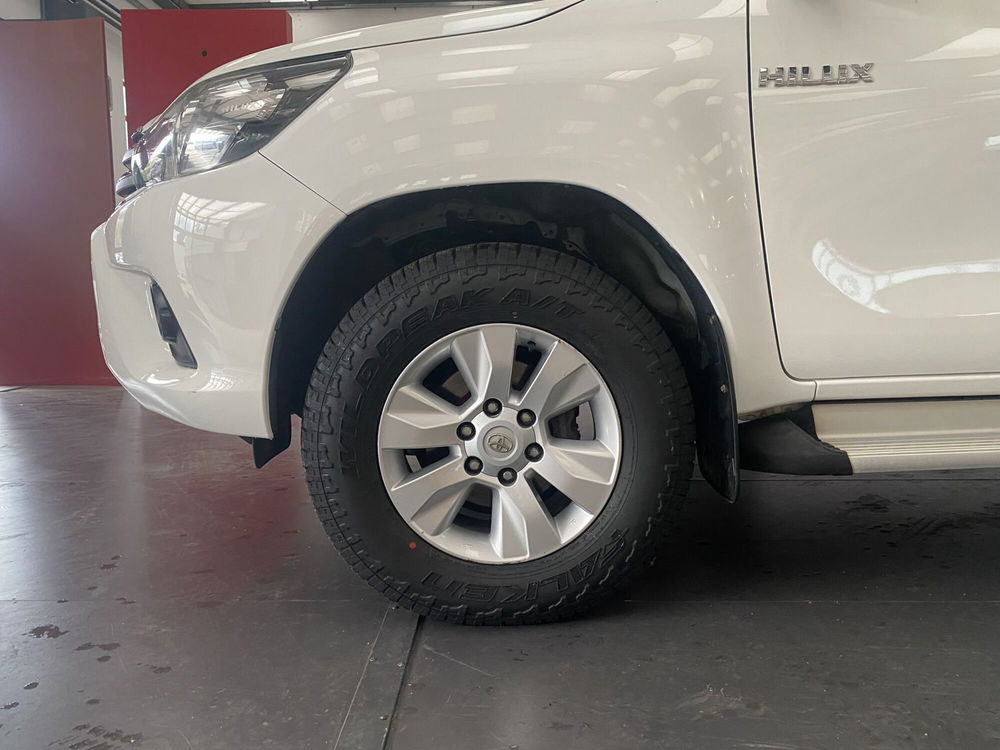 Toyota Hilux usata a Roma (17)