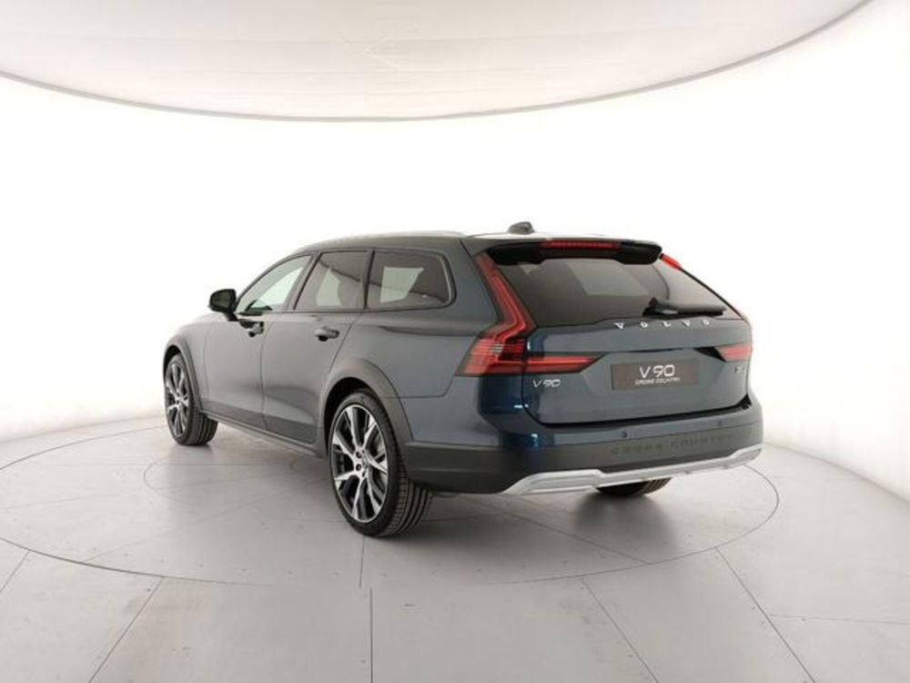 Volvo V90 Cross Country nuova a Modena (3)