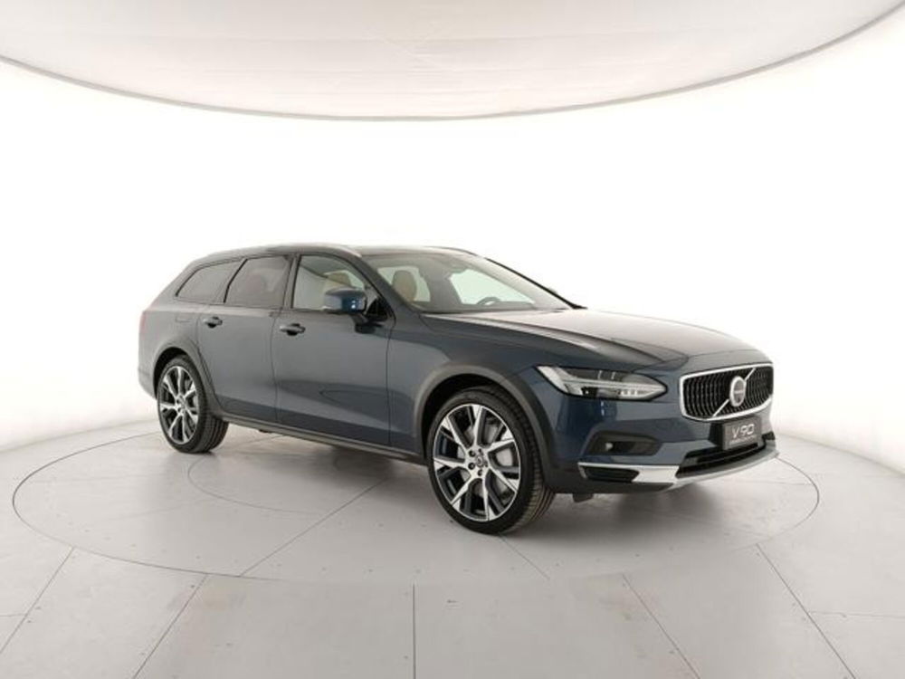 Volvo V90 Cross Country nuova a Modena (6)