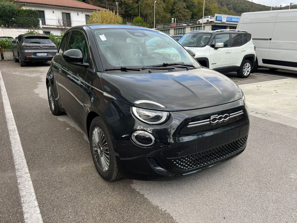 Fiat 500e nuova a Salerno (2)