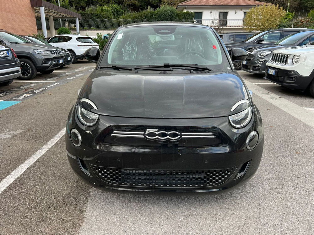 Fiat 500e nuova a Salerno (9)