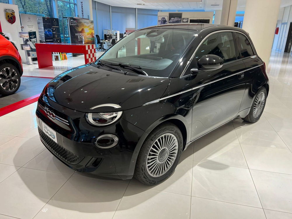 Fiat 500e nuova a Salerno