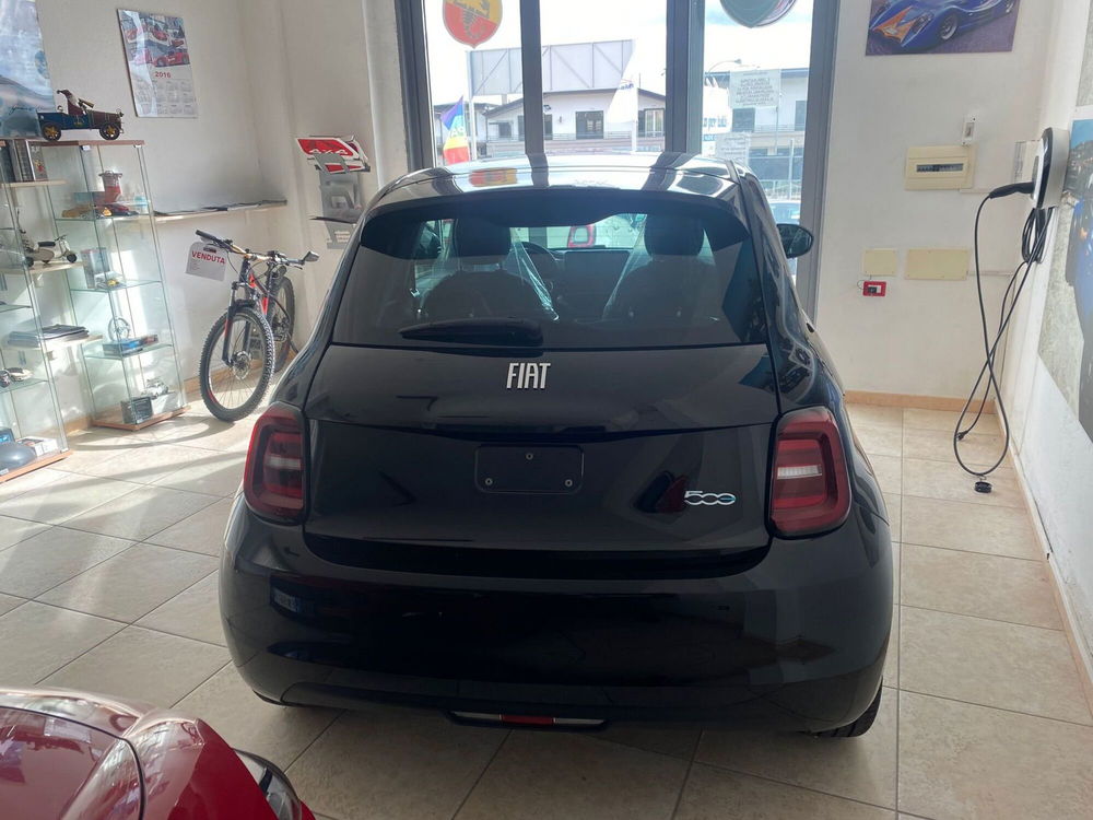 Fiat 500e nuova a Salerno (12)