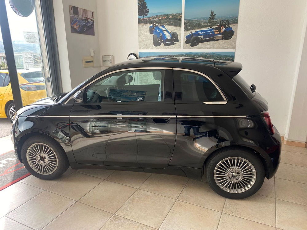 Fiat 500e nuova a Salerno (4)