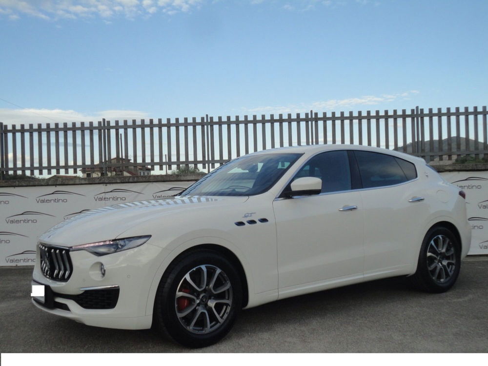 Maserati Levante nuova a Salerno (11)