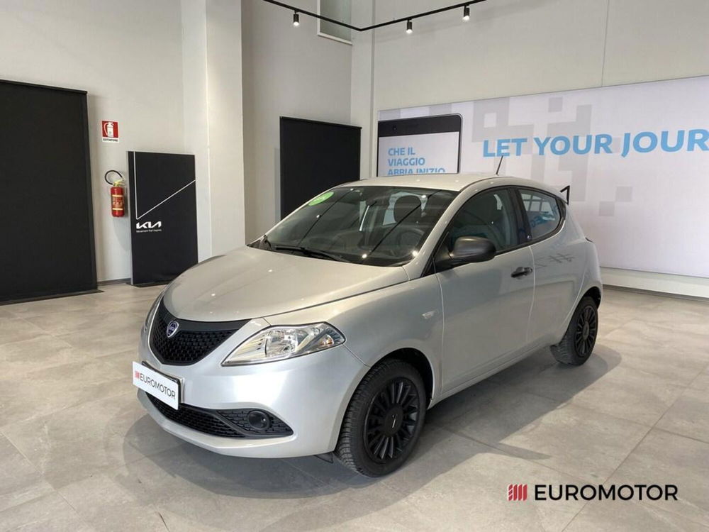 Lancia Ypsilon usata a Bari