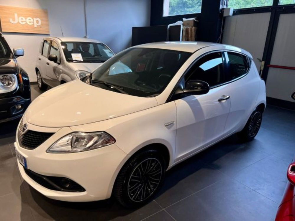 Lancia Ypsilon usata a Modena