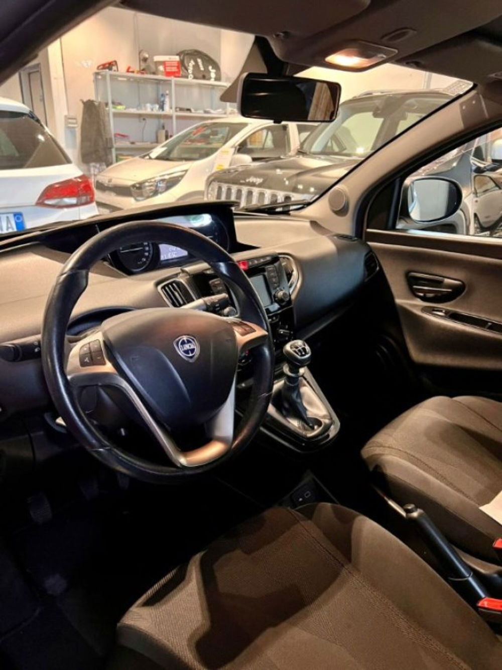 Lancia Ypsilon usata a Modena (3)