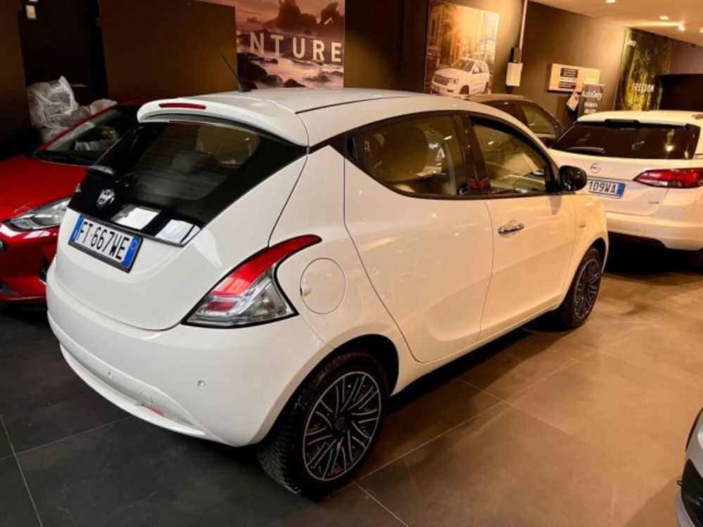 Lancia Ypsilon usata a Modena (5)